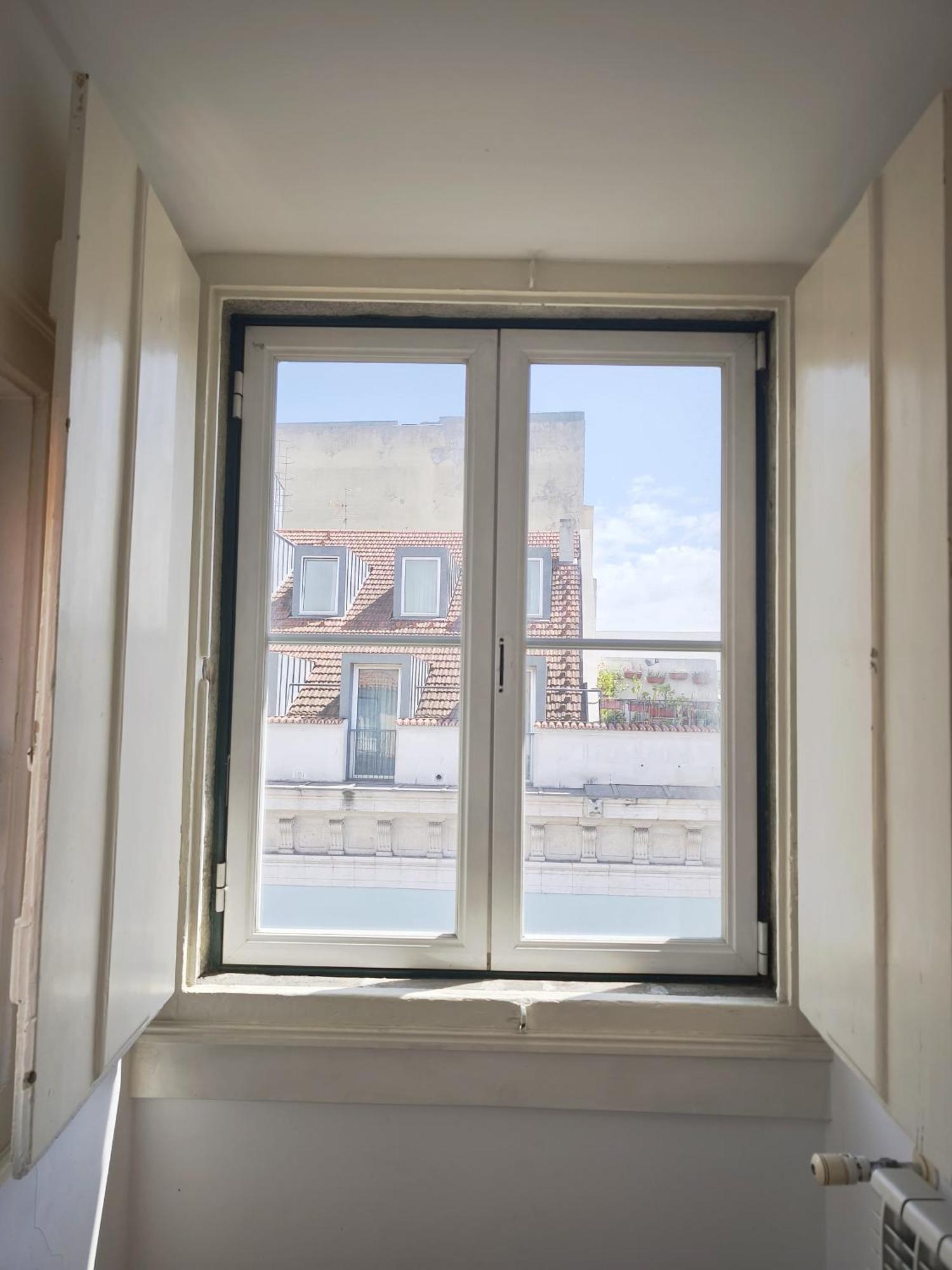Bedrooms In Lisbon's Bairro Alto In Shared * Lisboa