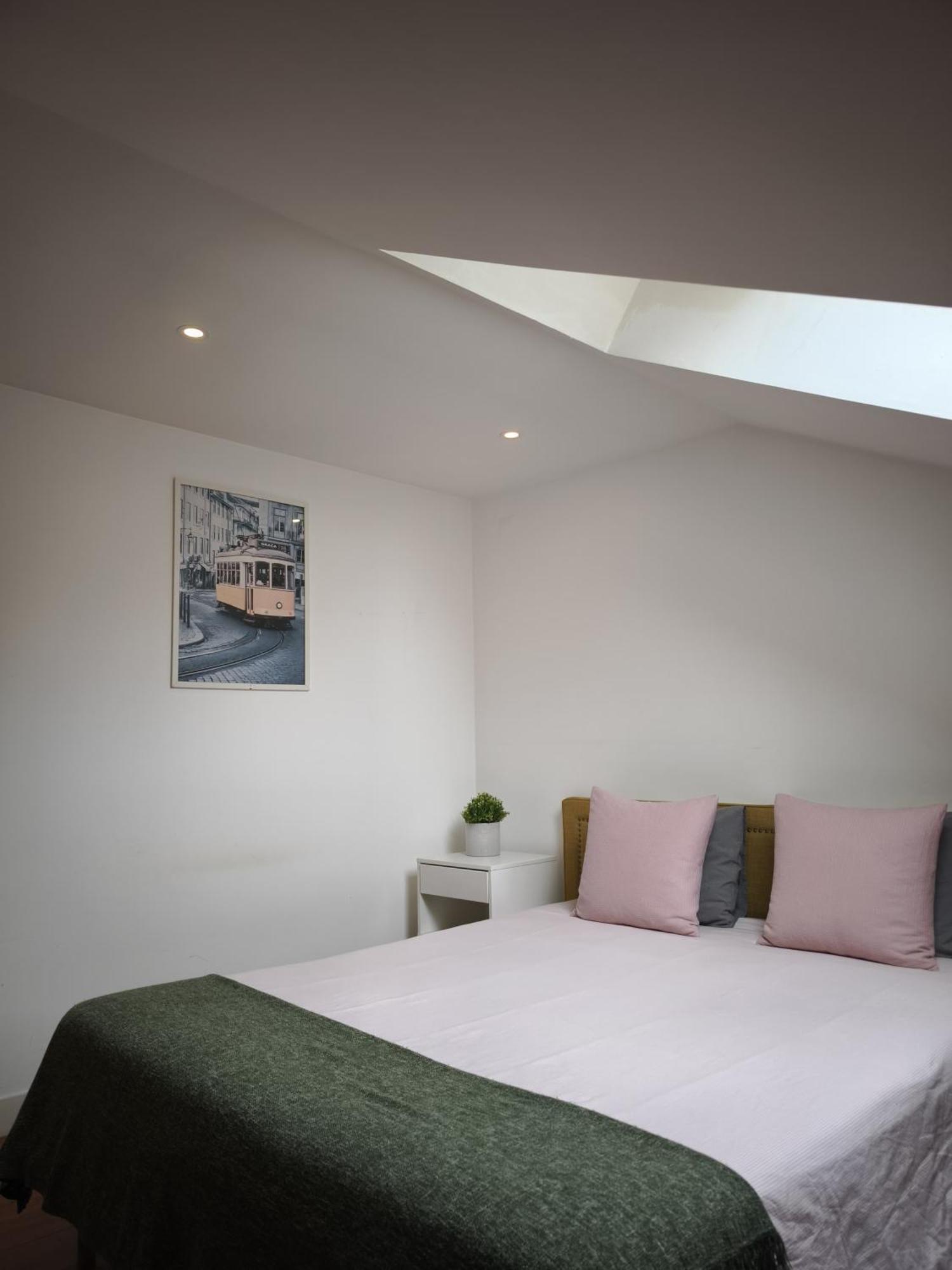 Bedrooms In Lisbon's Bairro Alto In Shared Lisboa