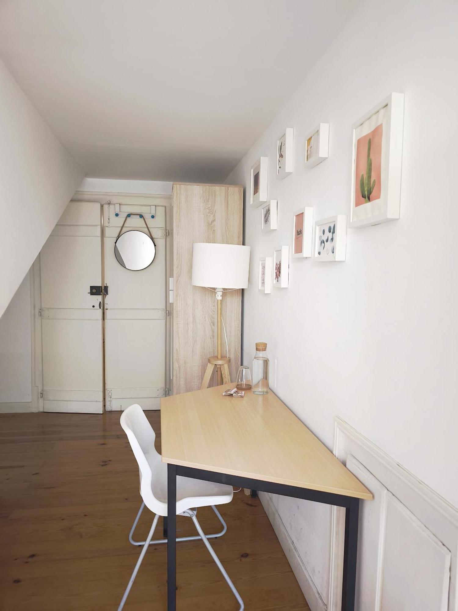 In Lisbon's Bairro Alto In Shared Quarto em Acomodações Particulares