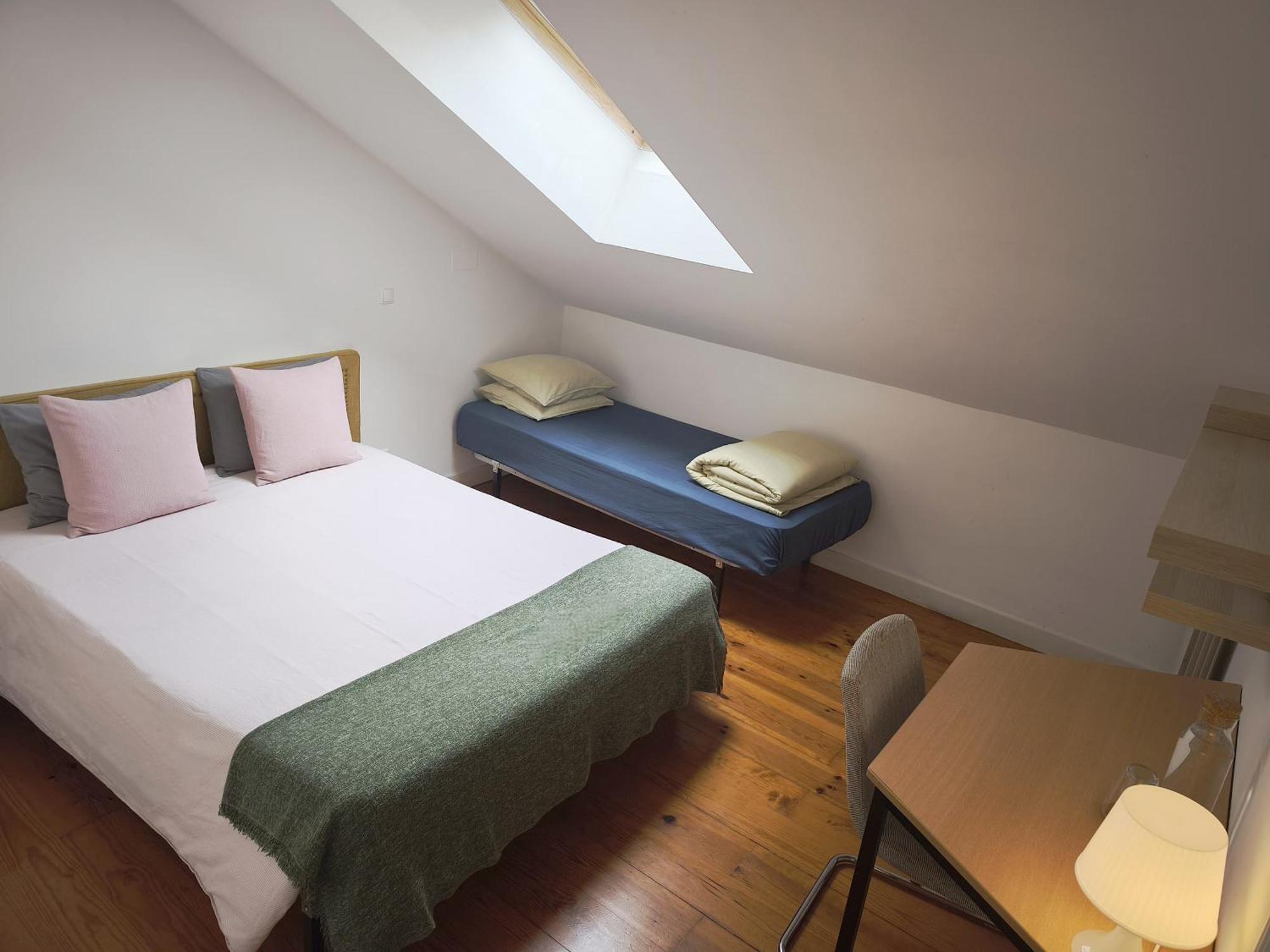 Quarto em Acomodações Particulares In Lisbon's Bairro Alto In Shared *